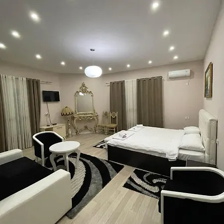 فندق Hotel Holiday