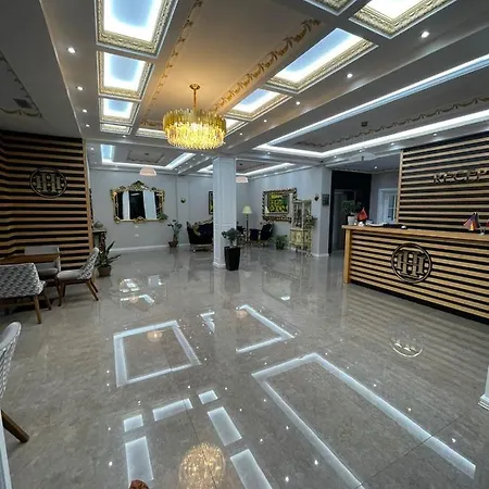 Hotel Holiday فندق Koplik