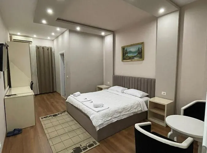 Hotel Holiday