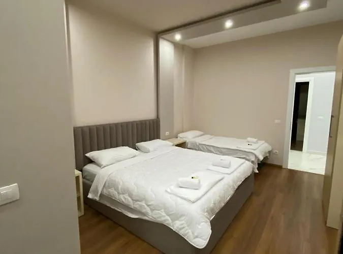 Отель Hotel Holiday