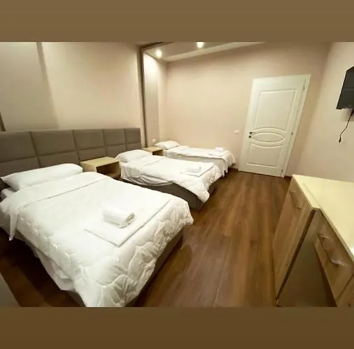 Отель Hotel Holiday 4*