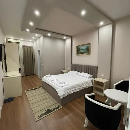 Hotel Holiday