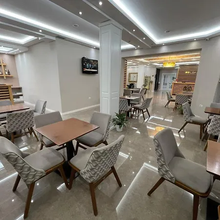 Hotel Holiday ホテル 4*