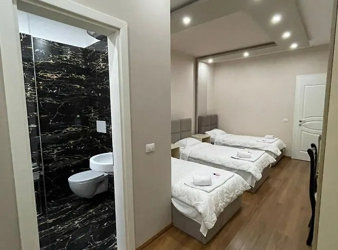 ホテル Hotel Holiday 4*